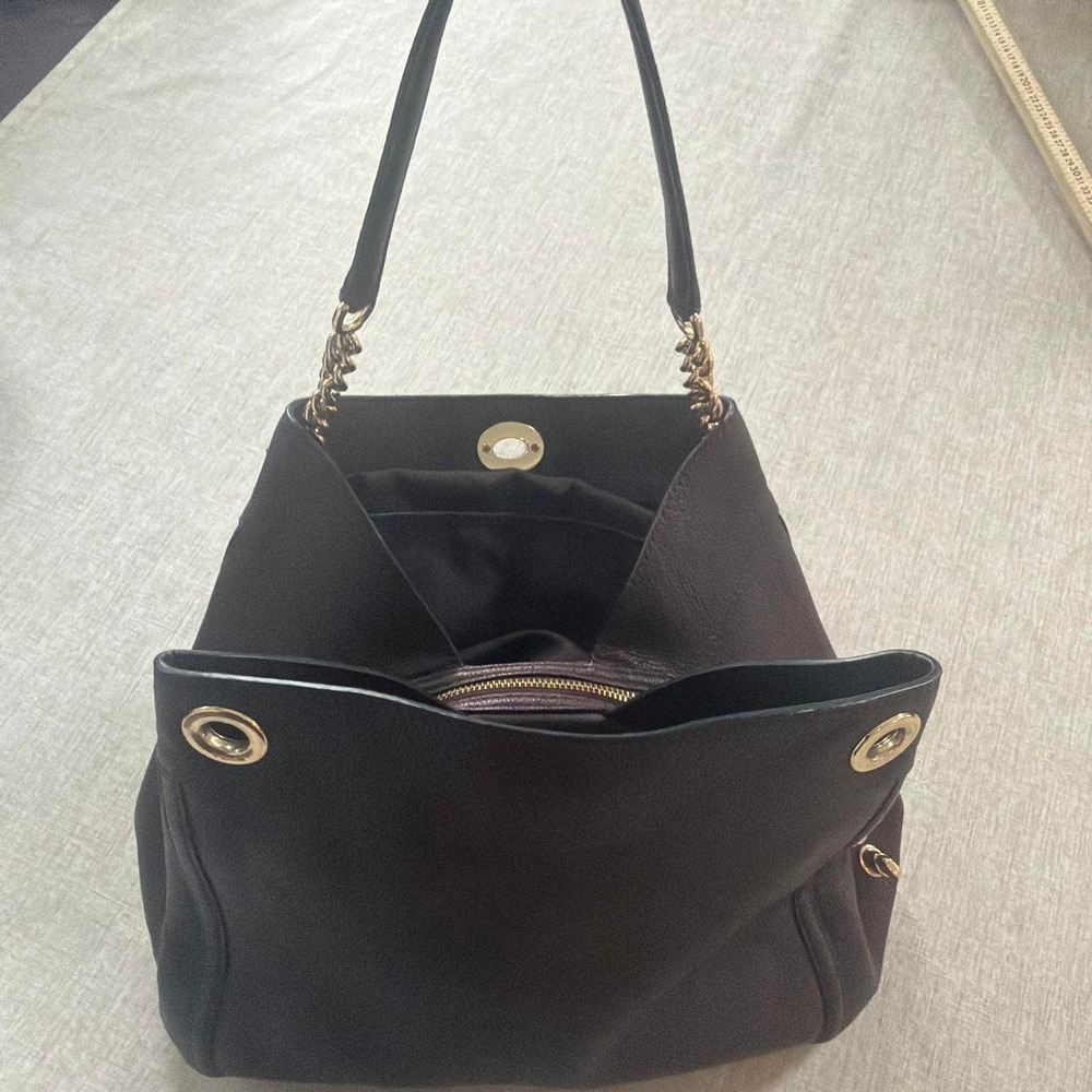 COACH Edie Pebbled Leather Hobo Shoulder Bag turnlock ****MISSING STRAP**** - Picture 5 of 8